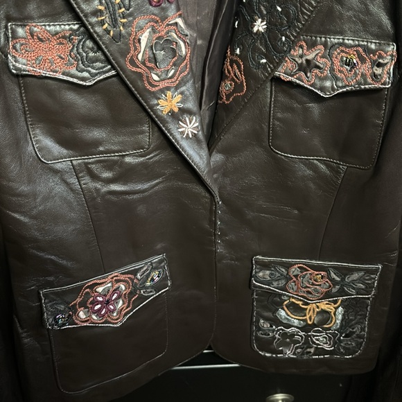 Leather jacket - Picture 3 of 16